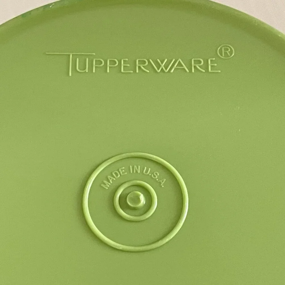 Tupperware Avocado Green Servalier Canister Container 1298-16 Vintage